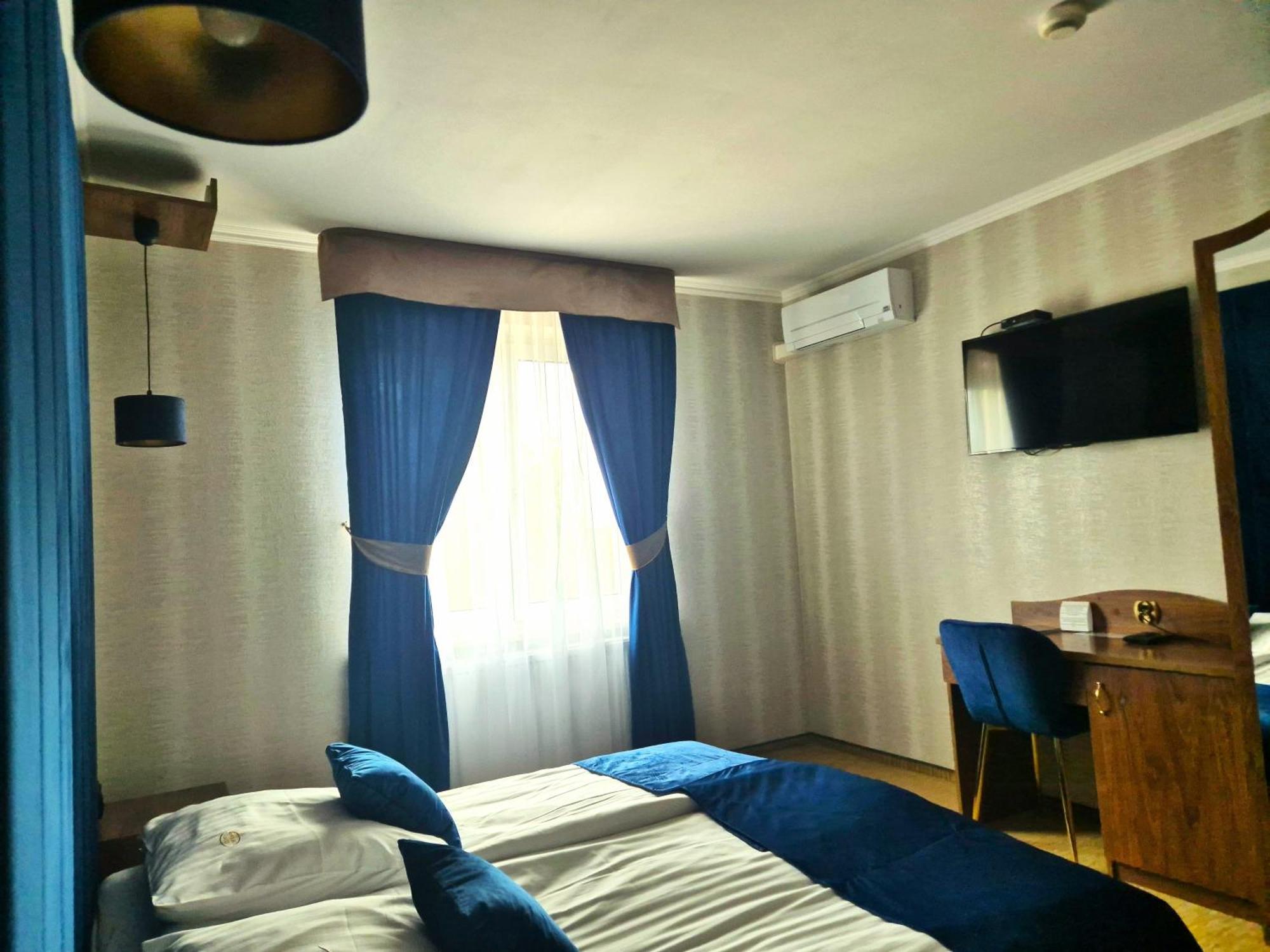 Dworek Nad Stawem & Laznia Piwna Ostrów Mazowiecka Buitenkant foto